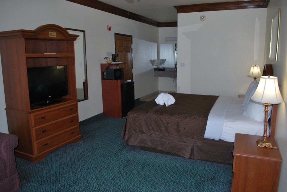 Western Worth & Hotel 3*